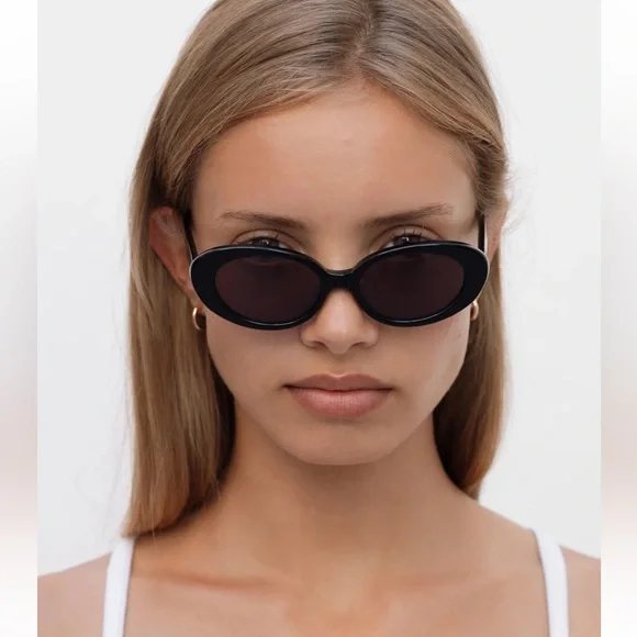 Lu Goldie Jeanne Sunglasses - Picture 11 of 14